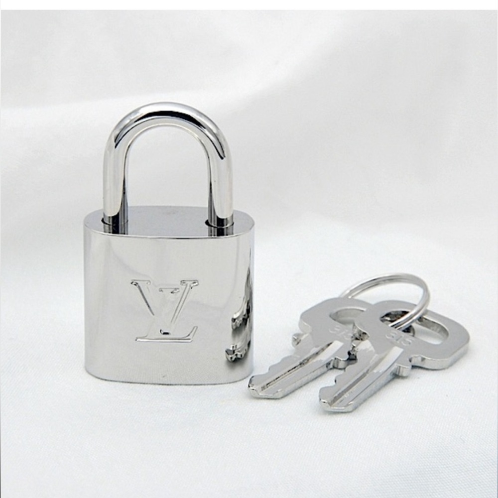 RARE LOUIS VUITTON SILVER Lock & Keys